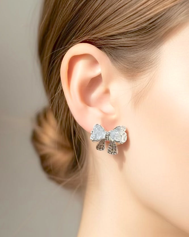 Blue crystal 3D bow studs #04377