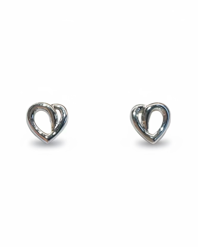 Simple heart studs in Silver #04613