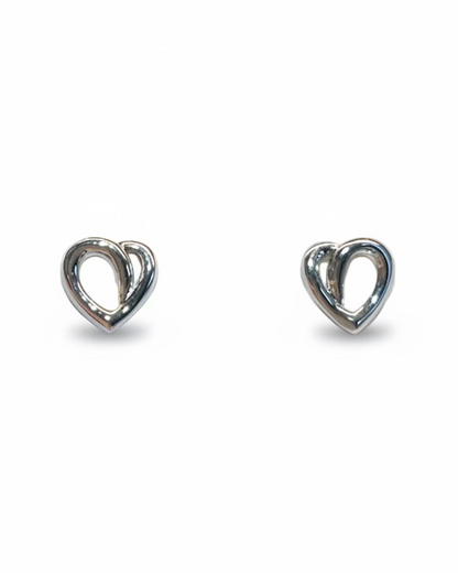 Simple heart studs in Silver #04613