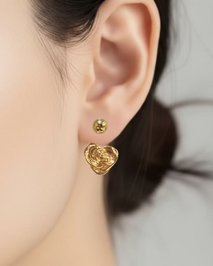Two way stud with heart rose in Gold #04975